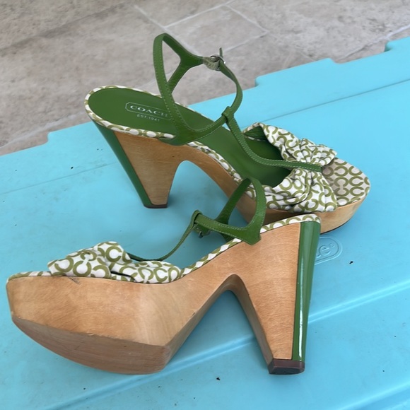 Coach summer platforms - Picture 2 of 3